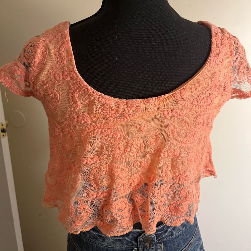 Charlotte Russe Coral Lace Crop Top - Picture 4 of 7